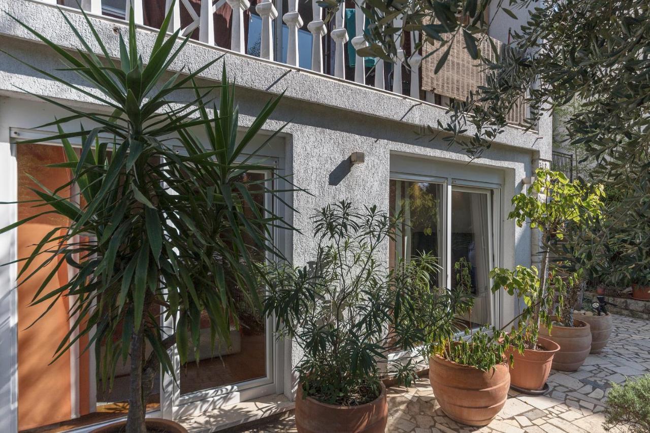 Apartments Villa Lungomare Pula Exterior foto