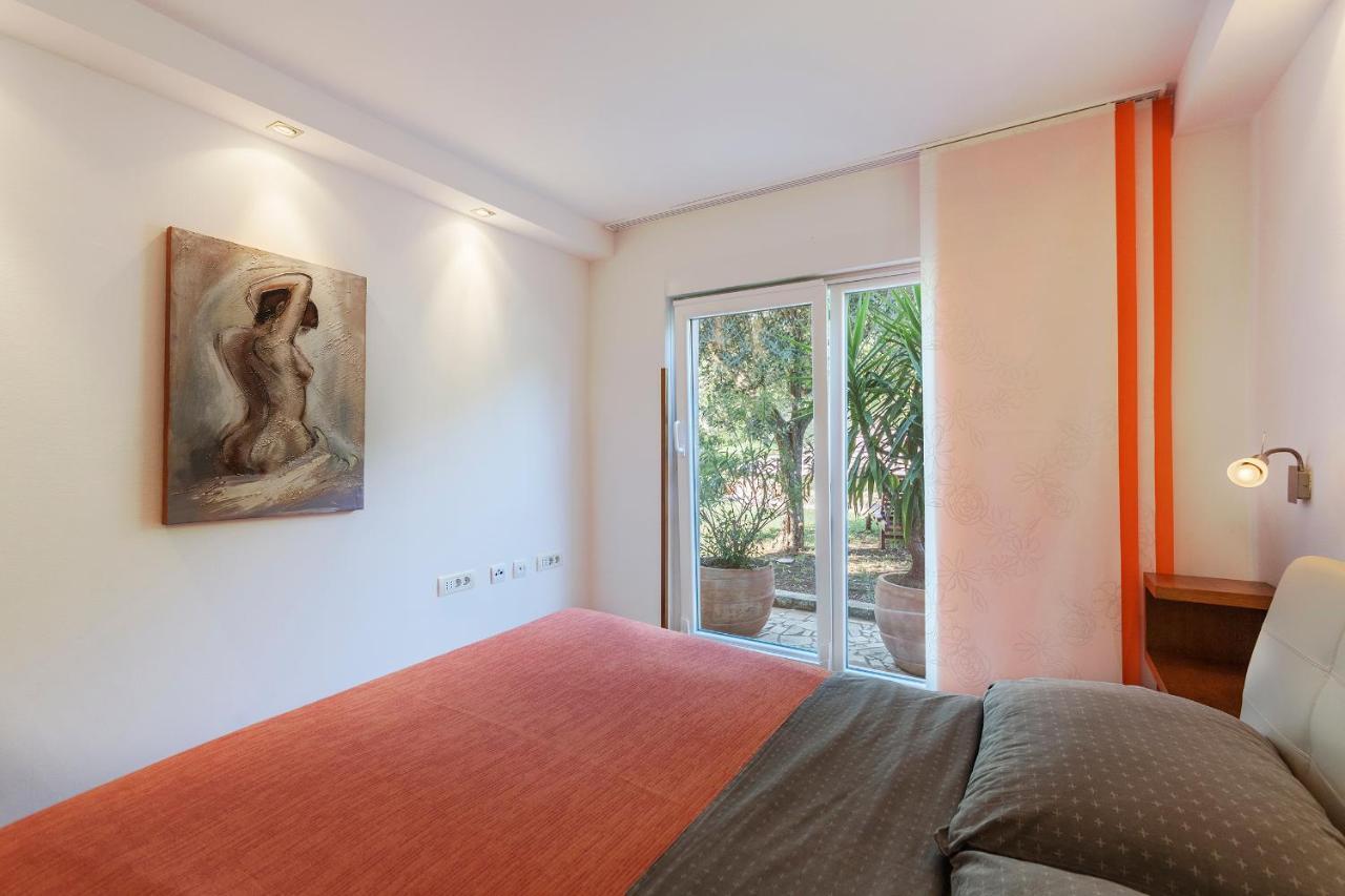 Apartments Villa Lungomare Pula Exterior foto